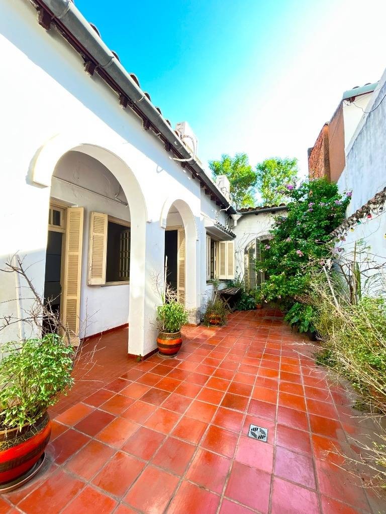 VENDO CASA ANTIGUA EN EL CASCO HISTÓRICO DE ASUNCIÓN — foto 2