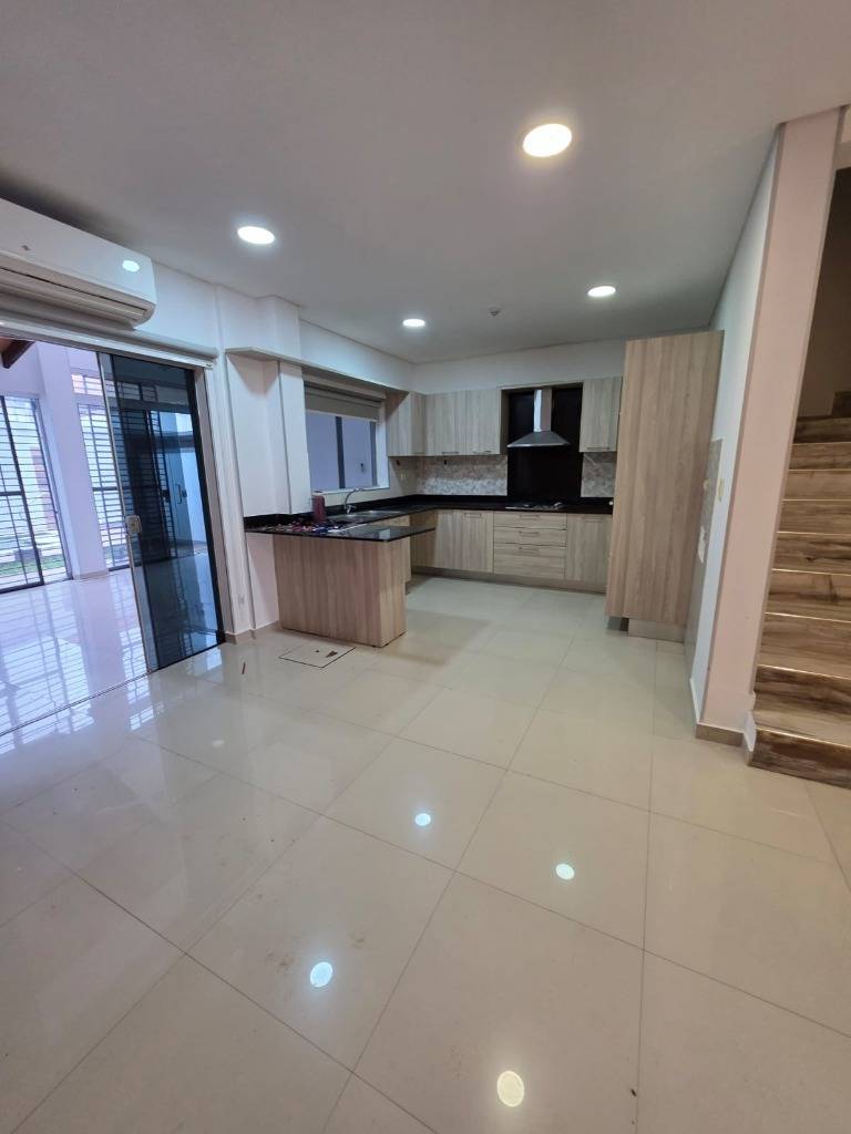 ALQUILO CASA EN LAMBARE — foto 2