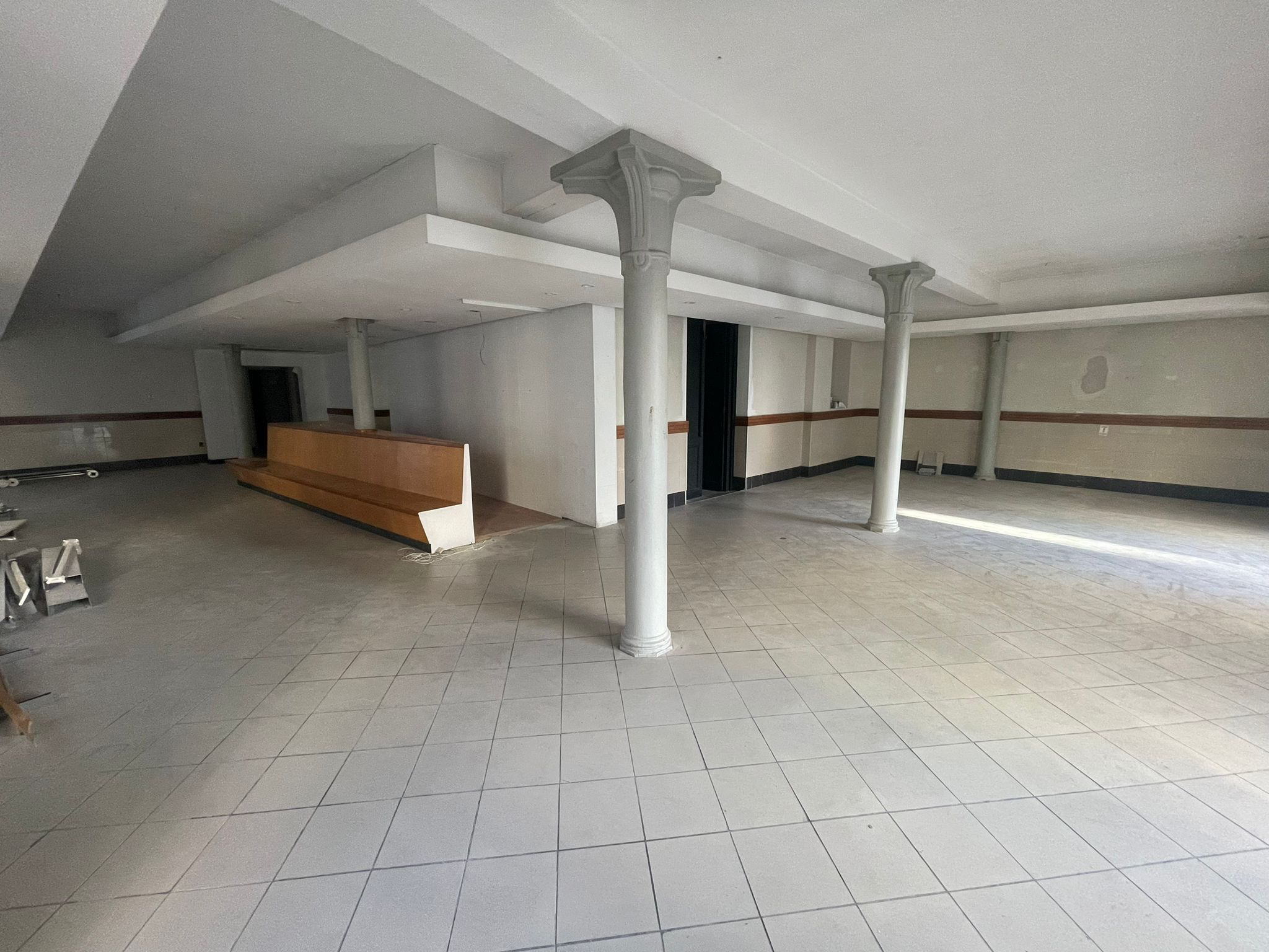 OFICINA EN ALQUILER SOBRE PEATONAL SARANDÍ · Photo 6