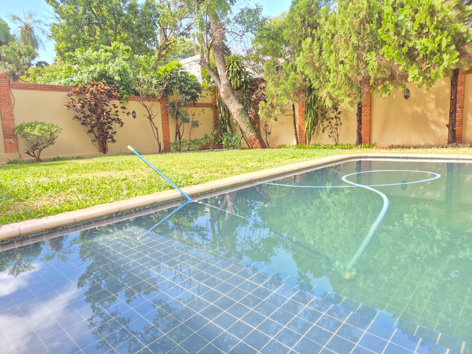 *alquilo Muy Linda Residencia Zona Stma. Trinidad* — foto 3
