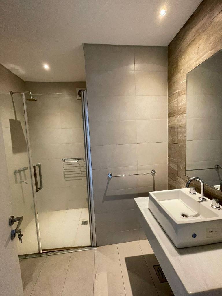 VENDO HERMOSO Y AMPLIO MONOAMBIENTE — foto 2