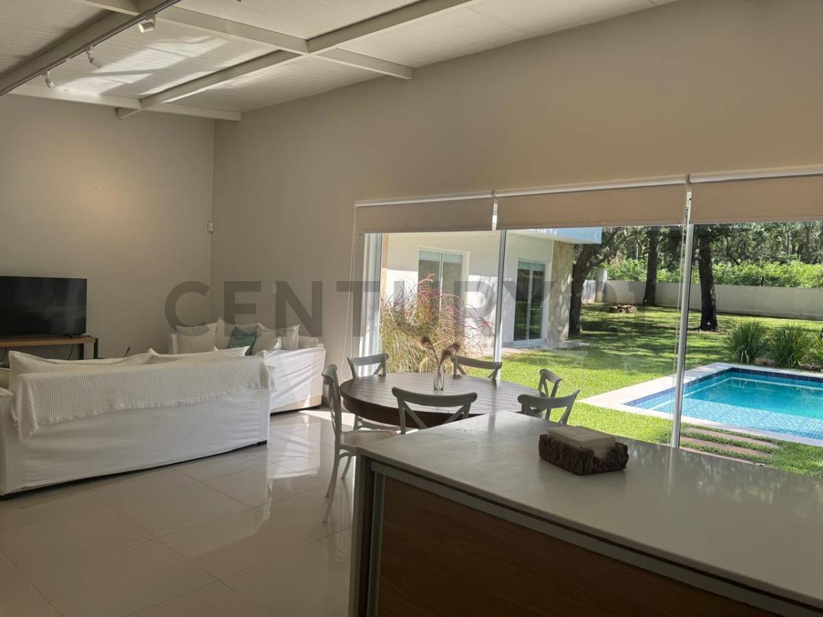 CASA EN VENTA EN SAN BERNARDINO CON 5 DORMITORIOS — foto 2