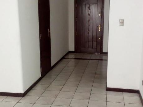 Departamento En Alquiler En Av. Ana Barba
