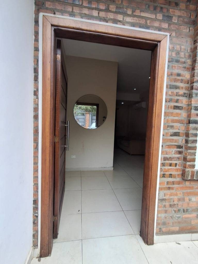 En alquiler casa de 2 plantas en Villa Bonita, Villa Elisa — foto 3