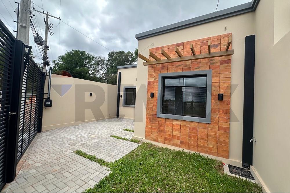 Chalet - Venta - Villa Elisa, Paraguay — foto 3