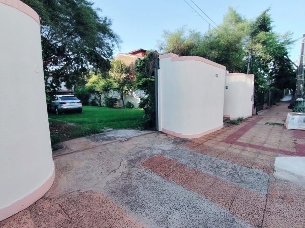 Casa en alquiler en Los Laureles
