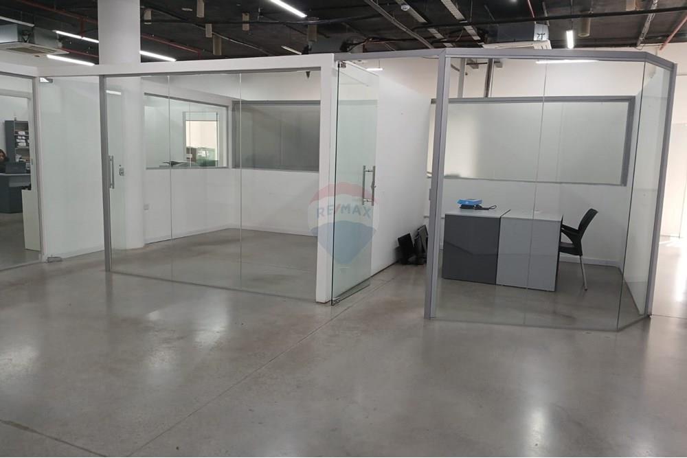 Oficina - Alquiler - Paraguay Asunción Pettirossi — foto 2