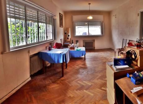 Casa 4 Dormitorios, 2 Baños Y Garaje ( La Blanqueada )