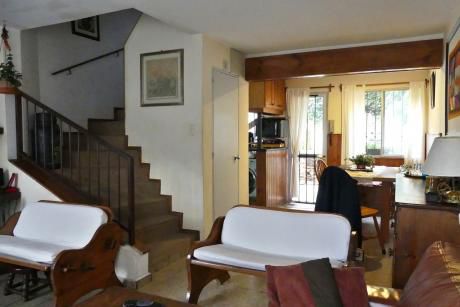 Apartamento Tipo Casa En Duplex 3 Dormitorios Parrillaero Cochera