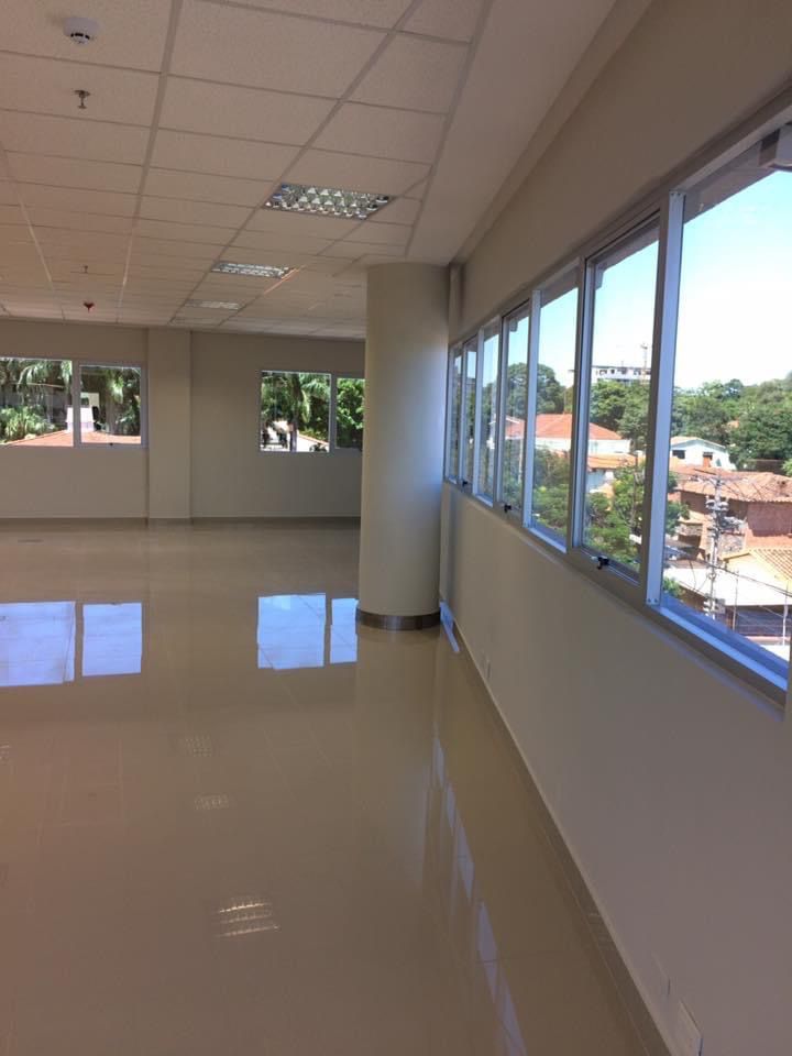 Alquilo Aamplia Oficina Zona Barrio Jara — foto 3