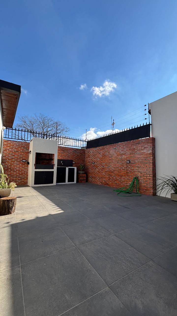Casa en alquiler en Jara
