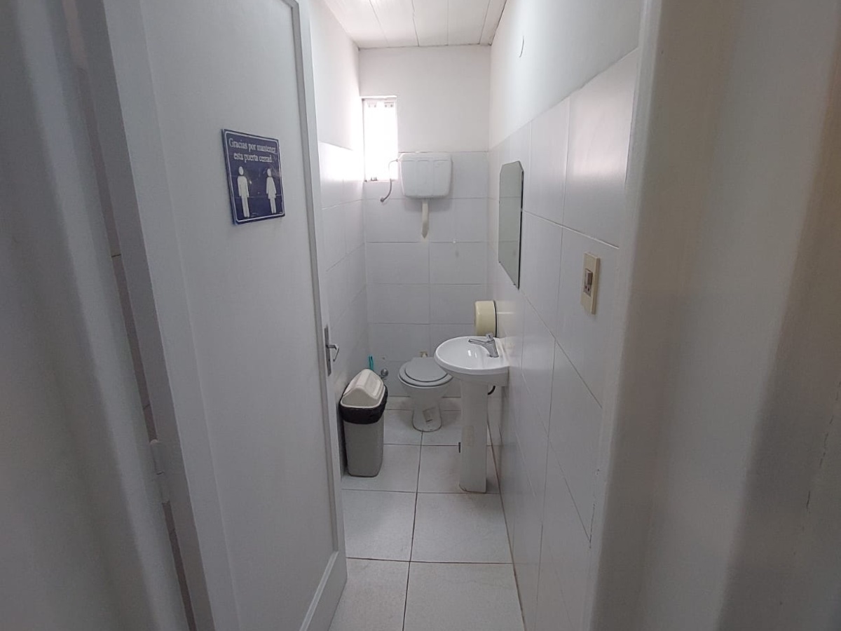 Alquilo Oficina en segundo piso en el Barrio Ciudad Nueva de Asunción — foto 2
