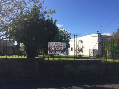 Hermosa Residencia 2090m2, PróX. Emancipación Y Faramiñán