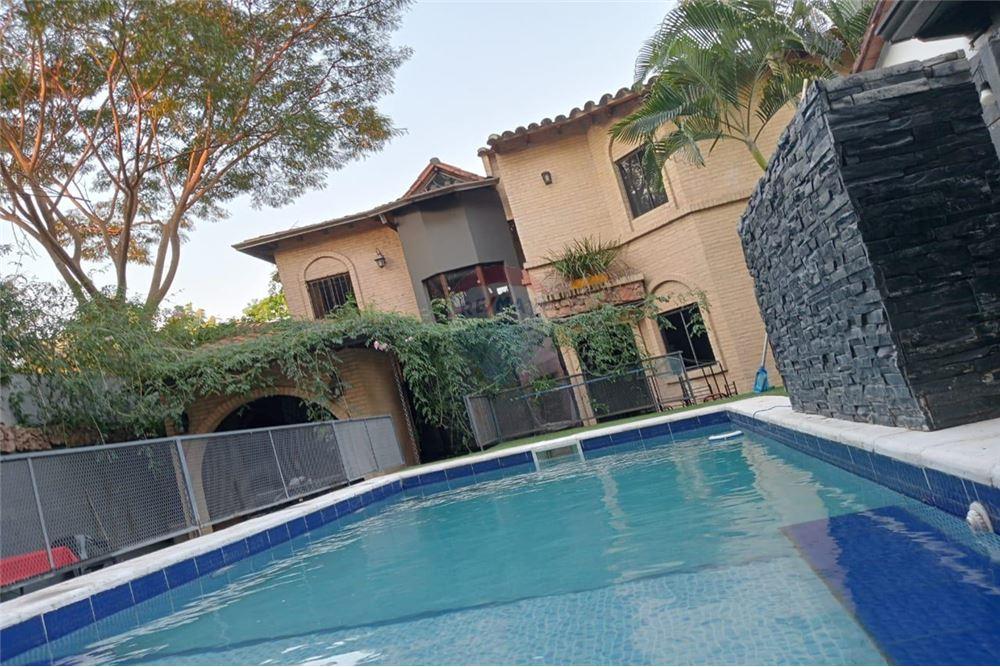 Departamento en venta bajo precio de mercado en Mburicaó