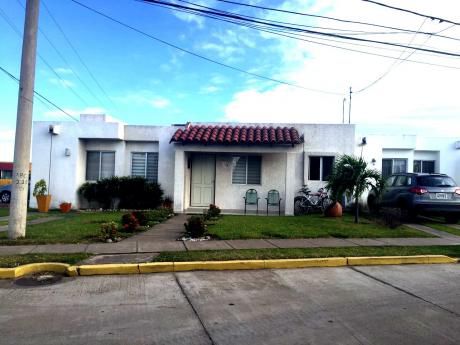 Casa Amplia En Sevillas En Las Terrazas I