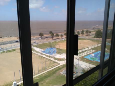 Apartamento De 2 Dormitorios, 60m2, En Palermo Con Vista Al Mar.