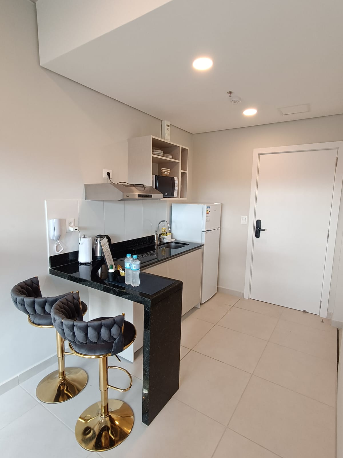Alquilo Monoambiente Amoblado en Luque | Zuba 10 | Gs. 3.300.000 — foto 2