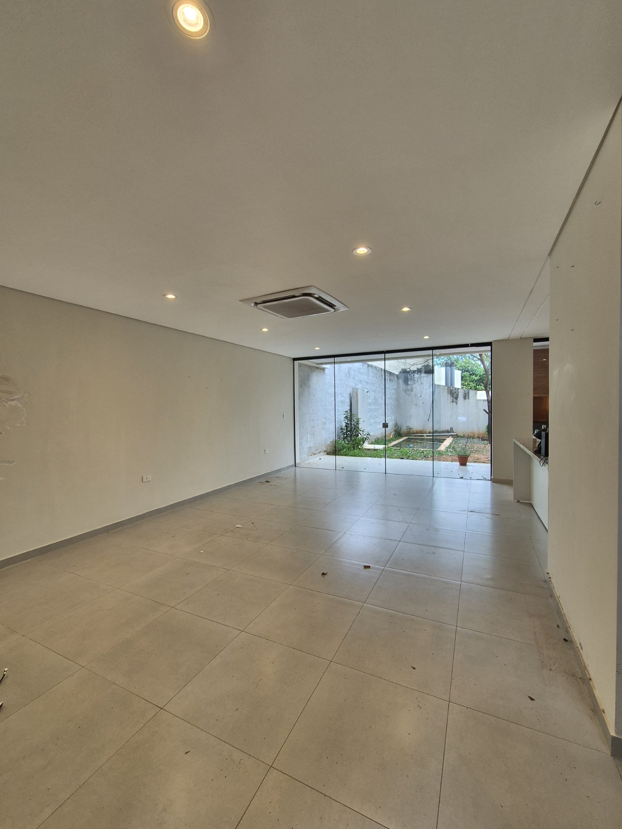 EN ALQUILER *CASAS PAREADAS “BALLIVIAN “* — foto 3