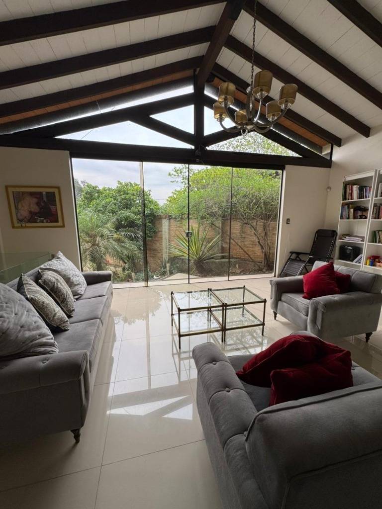 VENDO CASA DE 3 DORMITORIOS BARRIO KENNEDY DE LAMBARÉ — foto 2