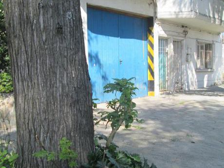 Local, Garage, Deposito, Con Fosa. 148 Metros
