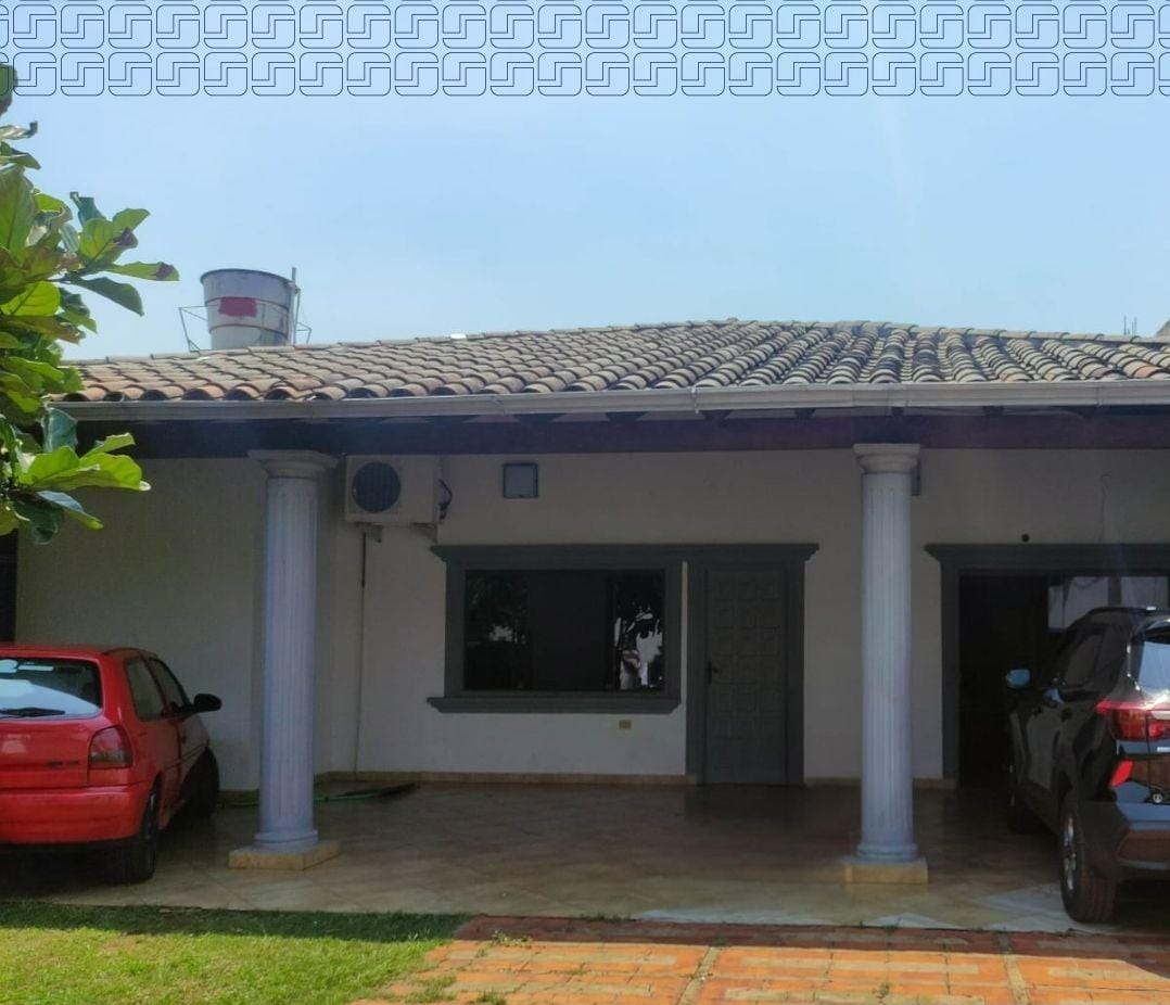 CASA FAMILIAR EN VENTA! EXCELENTE UBICACIÓN EN CIUDAD DEL ESTE — foto 2