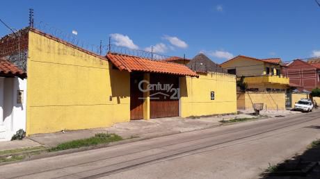 Amplia Casa En 3er Anillo Entre Pirai Y Radial 19 Con 7 Dorm.