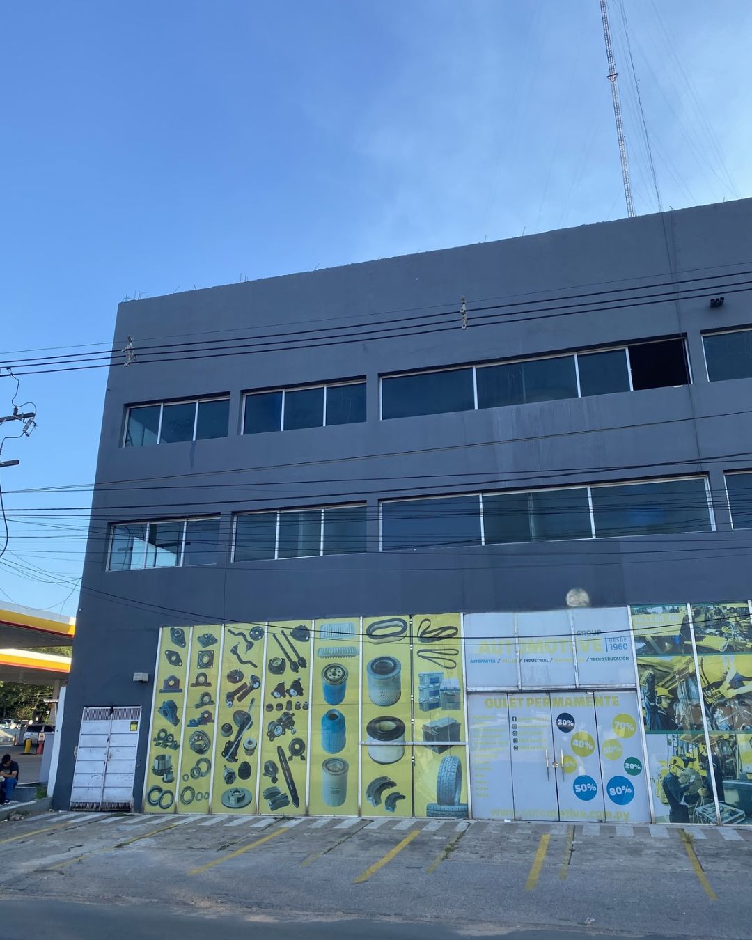Alquilo EDIFICIO CORPORATIVO SOBRE AV. JOSE F ESTIGARRIBIA FERNANDO DE LA MORA — foto 2