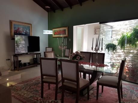 Alquilo Residencia Amoblada En Barrio Los Laureles