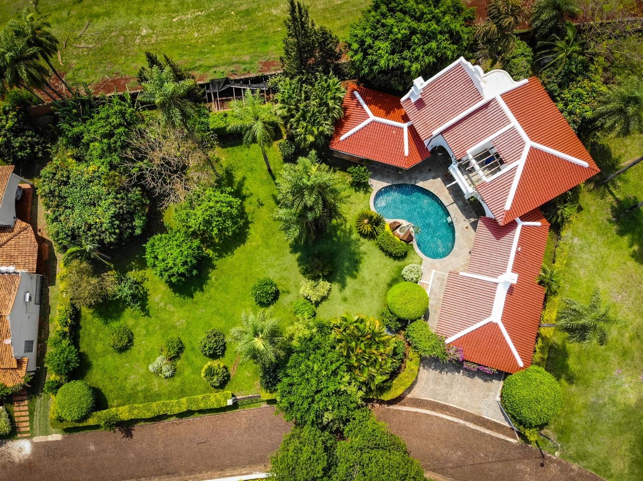 Residencia En Venta En Hernandarias. — foto 2