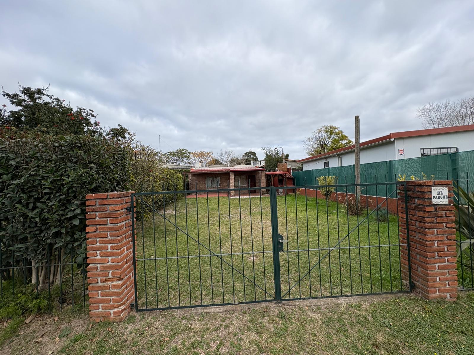 VENTA EN PARQUE DEL PLATA SUR CERCA DEL MAR,COMERCIOS Y BUS 328PP
