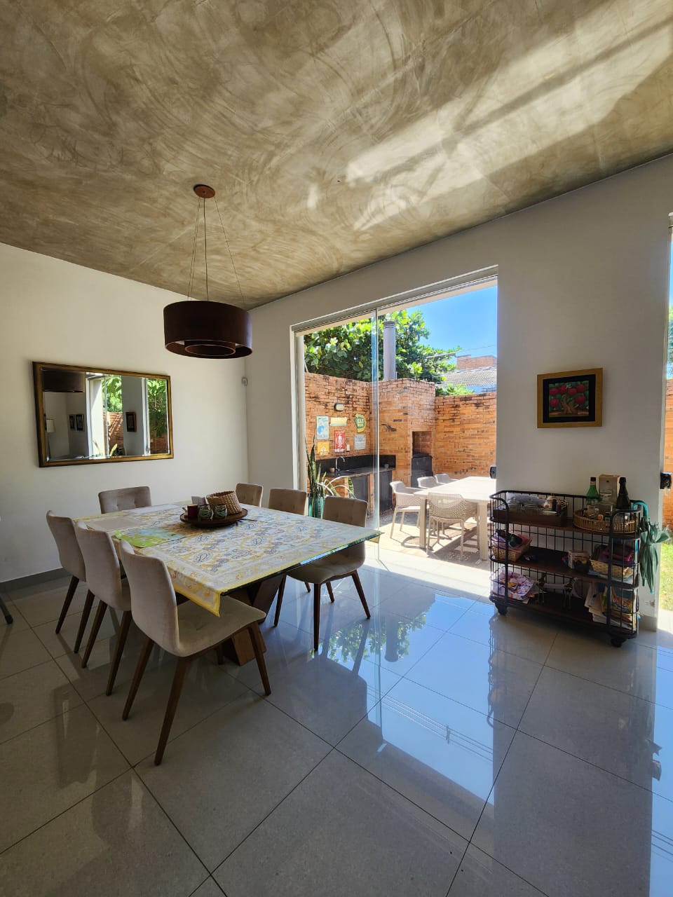 En Venta - Hermoso Duplex Zona Residencial, Cercano A Stma. Trinidad — foto 3