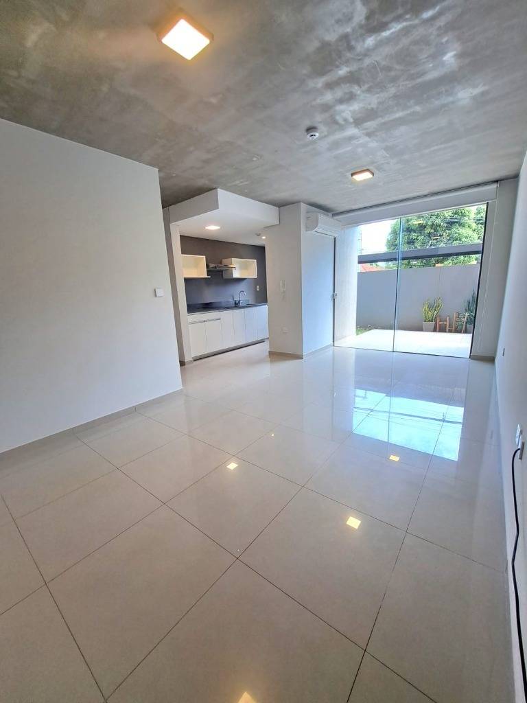 ALQUILO DEPARTAMENTO DE 2 HABITACIONES EN LUQUE EN ZONA CIT — foto 3