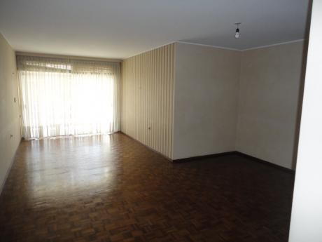 Apartamento En Pocitos 3 Dormitorios