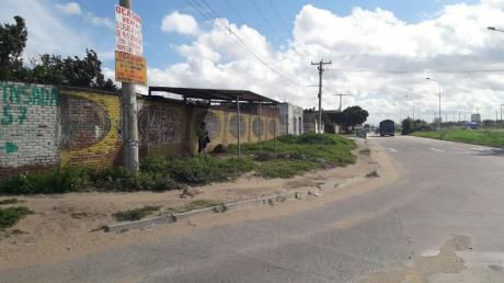 Terreno De 860 Metros Sobre Avenida Zona Cambodromo 8tavo Anillo