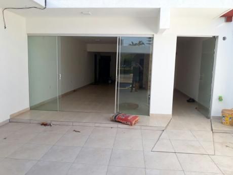 Sobre 3er Anillo Ext. Y Av Alemana Amplio Local En Alquiler