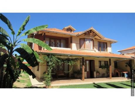 Amplia Casa En Venta Mayorazgo