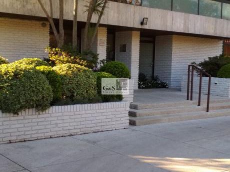 Apartamento En Alquiler Sobre Avenida Italia