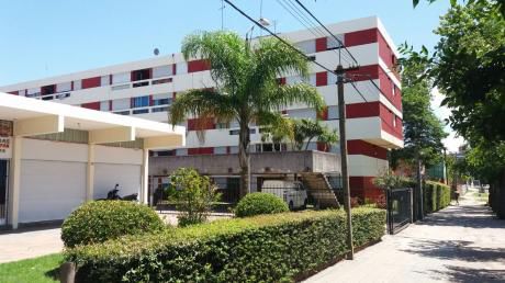Muy Bien Ubicado, Buena Locomoción, Acepta Banco
