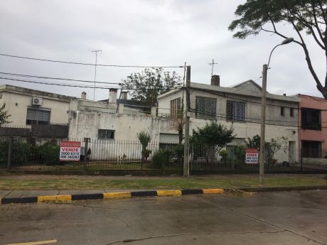 Excelente Propiedad Buceo-malvin Ideal Para 2 Familias