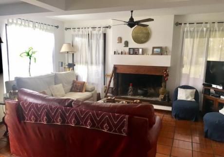 Linda Casa En Lomas De 4 Dormitorios