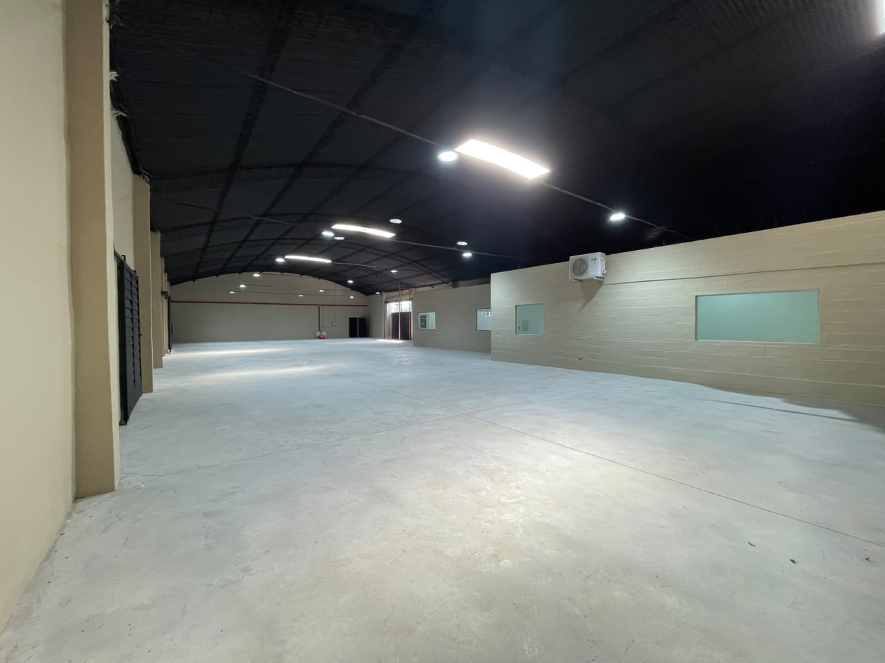 Alquilo Depósito en Fernando de la Mora Norte | 1.648 m² | Gs. 25 Millones — foto 3