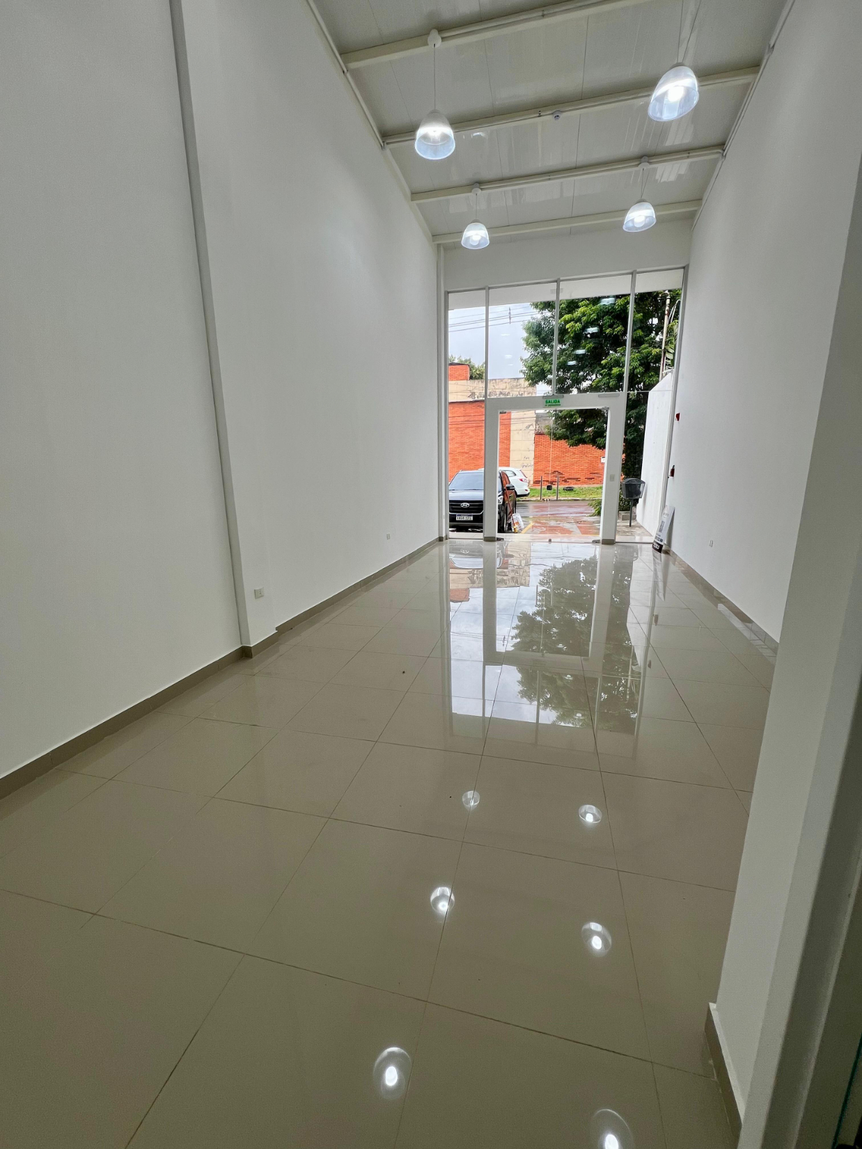 LOCAL COMERCIAL EN ALQUILER – Fernando de la Mora — foto 3