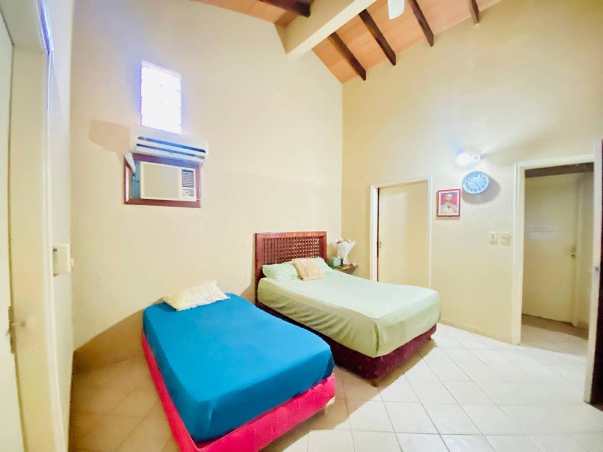 ¡Casa amplia en venta en Fernando de la Mora – Zona Acceso Sur! — foto 3