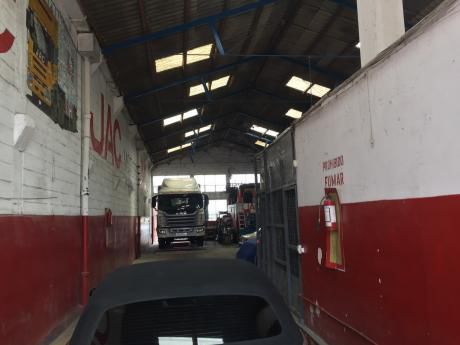 Venta Local Comercial Zona Industrial, Villa Española!!