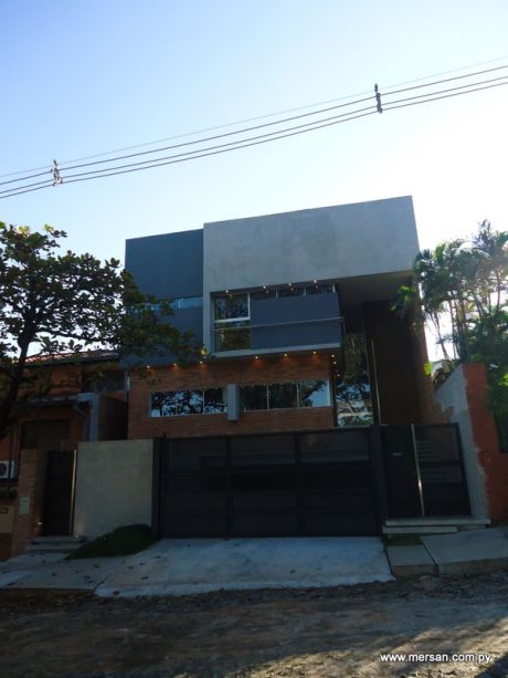 Hermosa Casa A Estrenar Zona Banco Central (227)