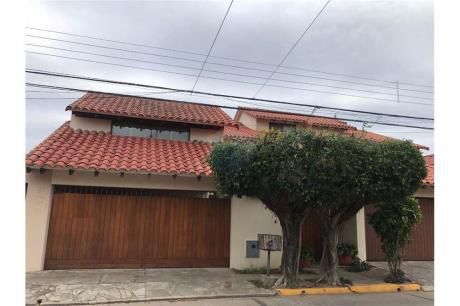 Casa En Las Palmas A Solo 3 Cuadras Del Colg Americano