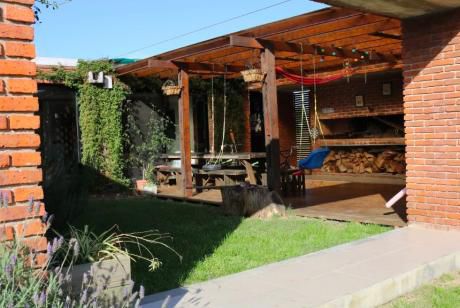 Espectacular Casa. Funcional. Con Piscina Climatizada.