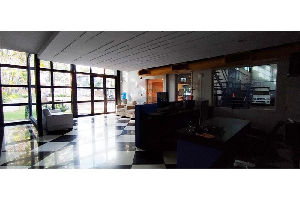 ALQUILO SALON COMERCIAL SOBRE AV. MARISCAL LOPEZ — foto 3