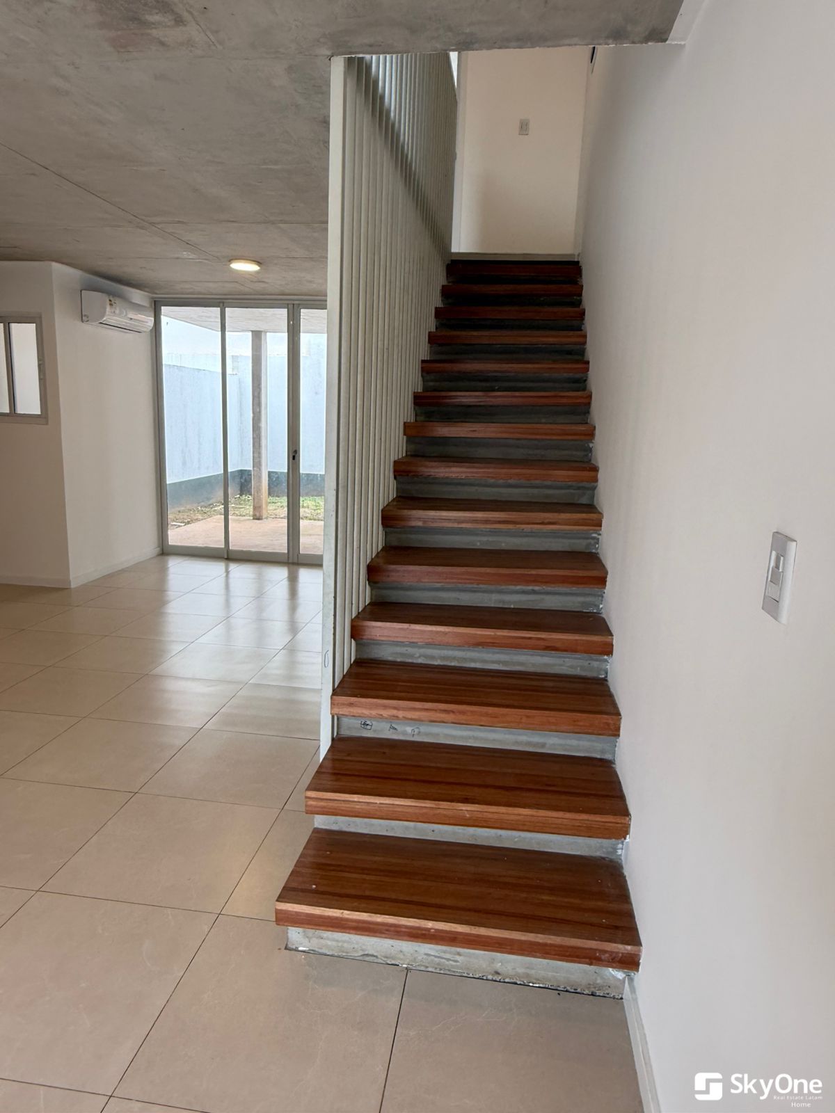DUPLEX EN ALQUILER. LOMA MERLO. LUQUE - PY. — foto 3