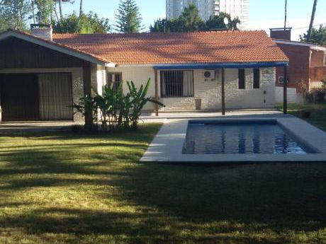 Excelente Casa A Una Cuadra Del Mar